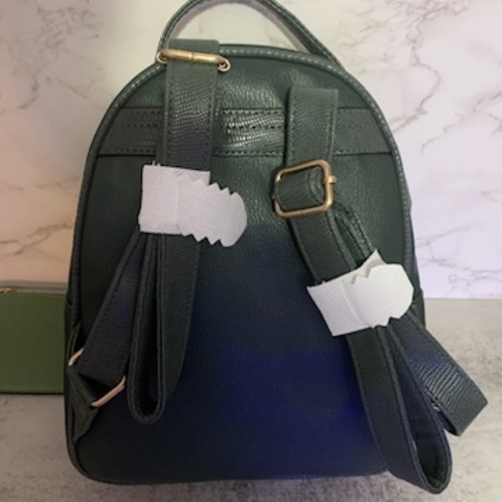 Backpack - Picture 4 of 4